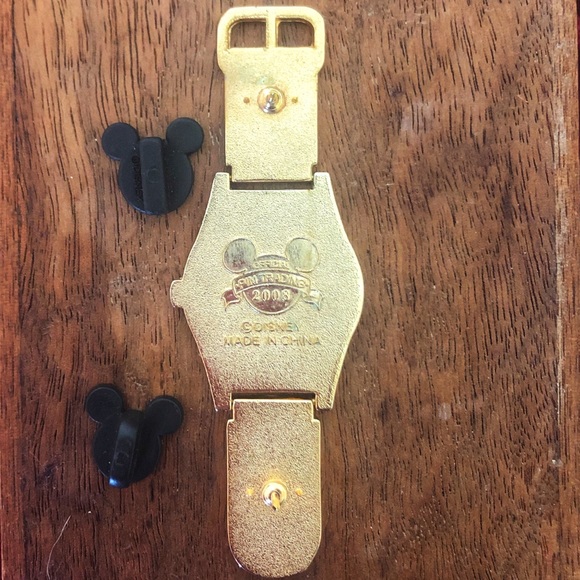 Lilo and Stitch Artist Watch Disney Trading Pin - Picture 2 of 2